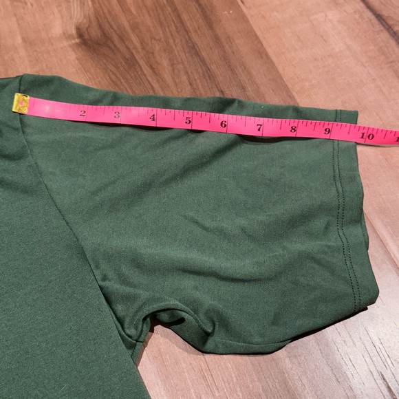 Green base layer T-shirt. - Picture 3 of 11
